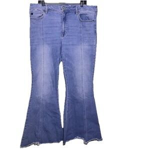 KanCan Women's Blue Jeans Size 32x29 Bell Bottom Jeans Distressed Fringe Zipper
